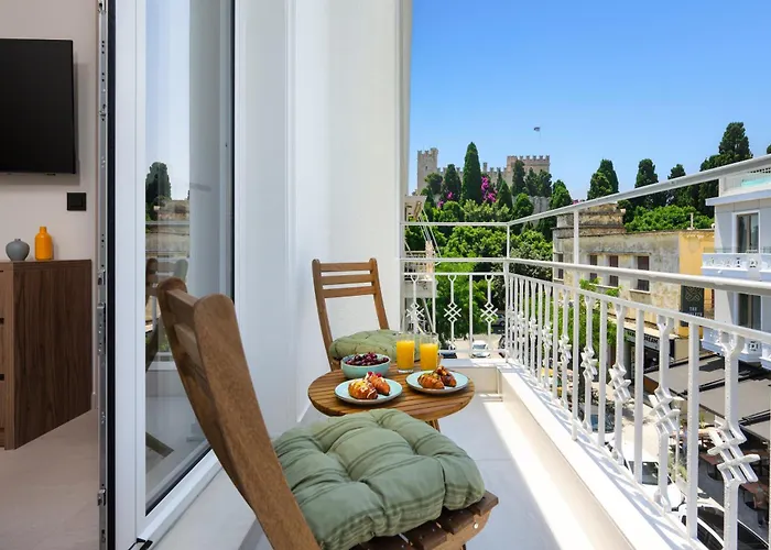 Dia Luxury